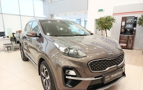 KIA Sportage IV рестайлинг, 2018 год, 1 996 000 рублей, 3 фотография