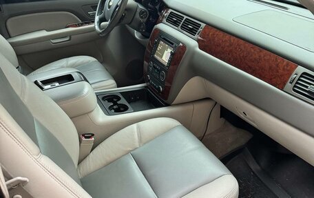 Chevrolet Suburban, 2008 год, 2 100 000 рублей, 10 фотография