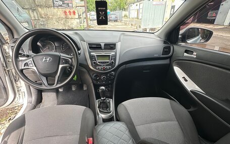 Hyundai Solaris II рестайлинг, 2012 год, 450 000 рублей, 8 фотография