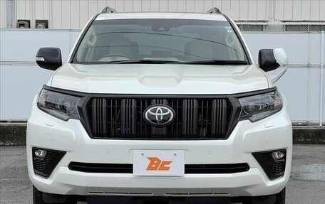 Toyota Land Cruiser Prado 150 рестайлинг 2, 2023 год, 4 655 000 рублей, 1 фотография