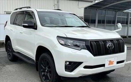 Toyota Land Cruiser Prado 150 рестайлинг 2, 2023 год, 4 655 000 рублей, 3 фотография