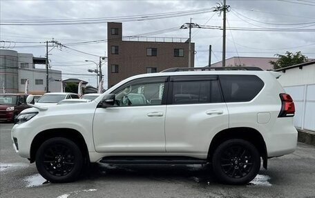 Toyota Land Cruiser Prado 150 рестайлинг 2, 2023 год, 4 655 000 рублей, 4 фотография