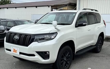 Toyota Land Cruiser Prado 150 рестайлинг 2, 2023 год, 4 655 000 рублей, 2 фотография