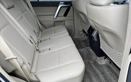 Toyota Land Cruiser Prado 150 рестайлинг 2, 2023 год, 4 655 000 рублей, 14 фотография