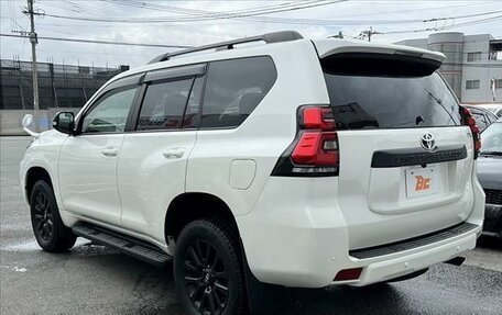 Toyota Land Cruiser Prado 150 рестайлинг 2, 2023 год, 4 655 000 рублей, 6 фотография
