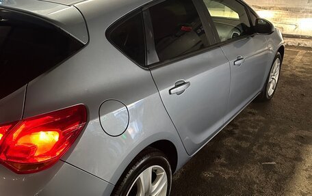 Opel Astra J, 2011 год, 700 000 рублей, 5 фотография