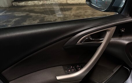 Opel Astra J, 2011 год, 700 000 рублей, 11 фотография