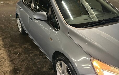 Opel Astra J, 2011 год, 700 000 рублей, 4 фотография