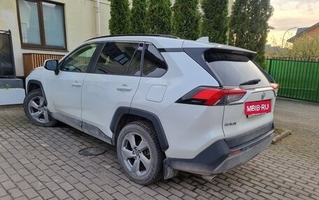 Toyota RAV4, 2020 год, 2 700 000 рублей, 3 фотография