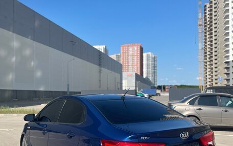 KIA Rio III рестайлинг, 2015 год, 999 999 рублей, 4 фотография