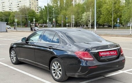 Mercedes-Benz E-Класс, 2018 год, 1 985 000 рублей, 2 фотография