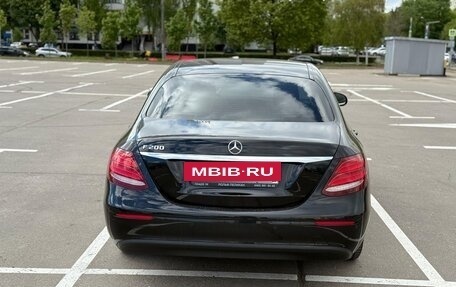 Mercedes-Benz E-Класс, 2018 год, 1 985 000 рублей, 4 фотография