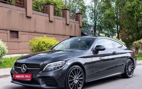 Mercedes-Benz C-Класс, 2019 год, 3 100 000 рублей, 3 фотография