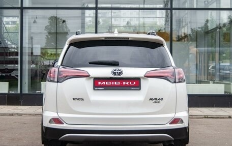 Toyota RAV4, 2017 год, 2 950 000 рублей, 6 фотография