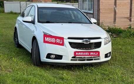 Chevrolet Cruze II, 2011 год, 750 000 рублей, 3 фотография