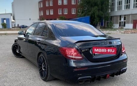 Mercedes-Benz E-Класс, 2016 год, 1 950 000 рублей, 8 фотография