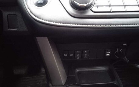 Toyota RAV4, 2018 год, 2 690 000 рублей, 9 фотография