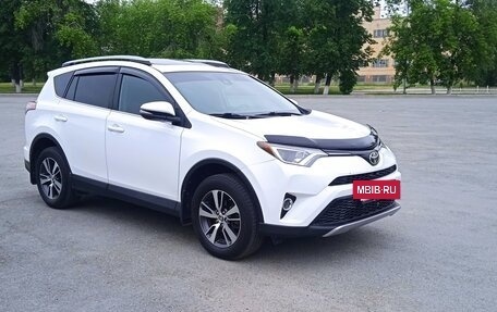 Toyota RAV4, 2018 год, 2 690 000 рублей, 2 фотография