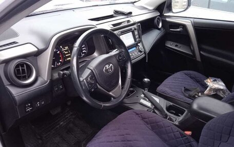 Toyota RAV4, 2018 год, 2 690 000 рублей, 6 фотография