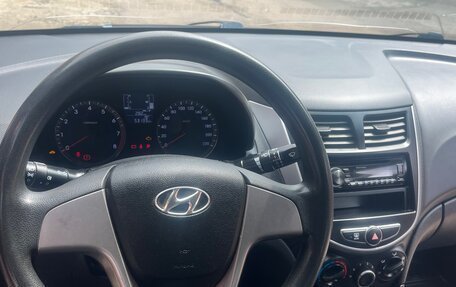 Hyundai Solaris II рестайлинг, 2015 год, 750 000 рублей, 6 фотография