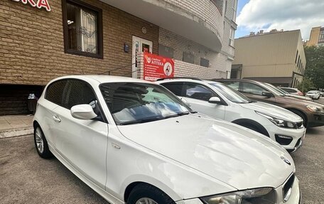 BMW 1 серия, 2010 год, 810 000 рублей, 1 фотография