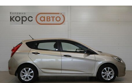 Hyundai Solaris II рестайлинг, 2011 год, 950 000 рублей, 4 фотография