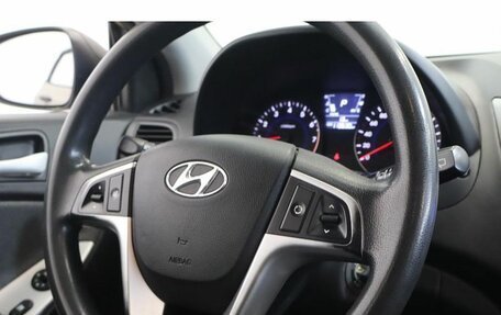Hyundai Solaris II рестайлинг, 2011 год, 950 000 рублей, 8 фотография