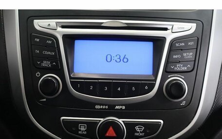 Hyundai Solaris II рестайлинг, 2011 год, 950 000 рублей, 10 фотография