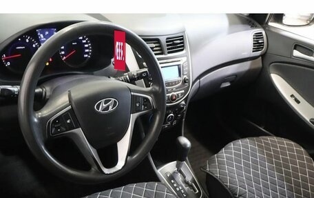 Hyundai Solaris II рестайлинг, 2011 год, 950 000 рублей, 6 фотография