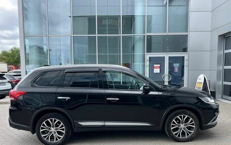 Mitsubishi Outlander III рестайлинг 3, 2018 год, 2 150 000 рублей, 4 фотография