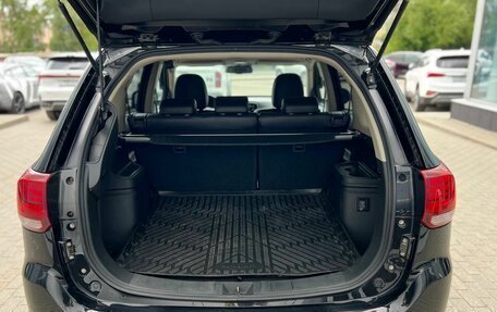 Mitsubishi Outlander III рестайлинг 3, 2018 год, 2 150 000 рублей, 9 фотография