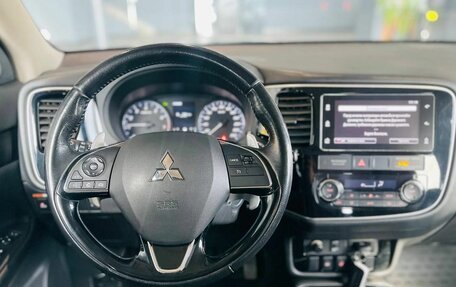 Mitsubishi Outlander III рестайлинг 3, 2018 год, 2 150 000 рублей, 15 фотография