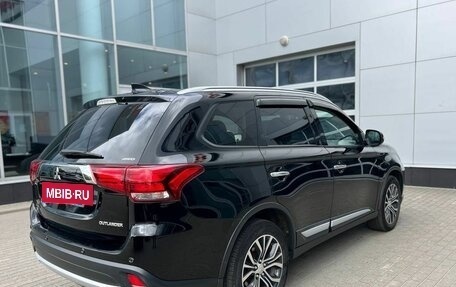 Mitsubishi Outlander III рестайлинг 3, 2018 год, 2 150 000 рублей, 5 фотография