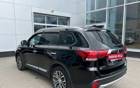 Mitsubishi Outlander III рестайлинг 3, 2018 год, 2 150 000 рублей, 7 фотография