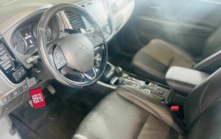 Mitsubishi Outlander III рестайлинг 3, 2018 год, 2 150 000 рублей, 16 фотография