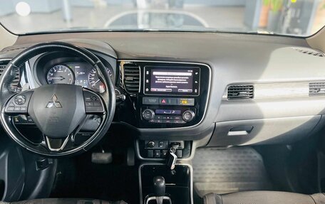 Mitsubishi Outlander III рестайлинг 3, 2018 год, 2 150 000 рублей, 18 фотография