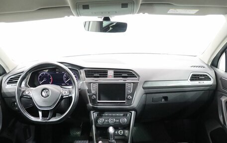 Volkswagen Tiguan II, 2016 год, 2 219 000 рублей, 10 фотография