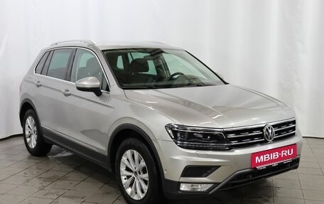 Volkswagen Tiguan II, 2016 год, 2 219 000 рублей, 3 фотография