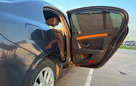 Renault Laguna III рестайлинг, 2008 год, 600 000 рублей, 17 фотография