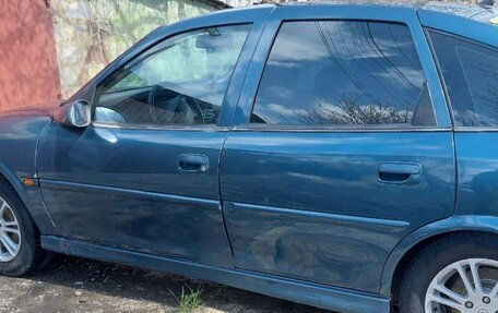 Opel Vectra B рестайлинг, 2001 год, 450 000 рублей, 2 фотография
