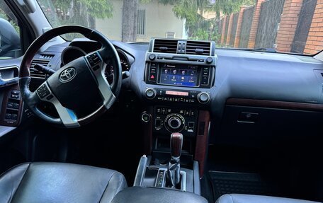 Toyota Land Cruiser Prado 150 рестайлинг 2, 2017 год, 3 800 000 рублей, 7 фотография