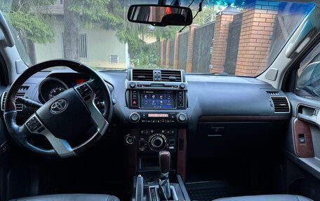 Toyota Land Cruiser Prado 150 рестайлинг 2, 2017 год, 3 800 000 рублей, 8 фотография