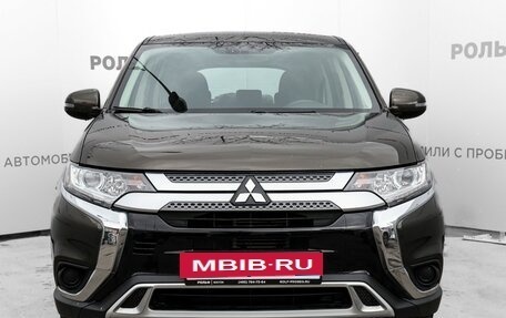 Mitsubishi Outlander III рестайлинг 3, 2019 год, 2 150 000 рублей, 2 фотография