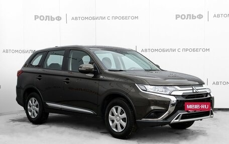 Mitsubishi Outlander III рестайлинг 3, 2019 год, 2 150 000 рублей, 3 фотография