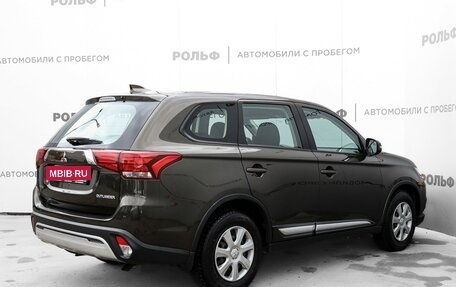 Mitsubishi Outlander III рестайлинг 3, 2019 год, 2 150 000 рублей, 5 фотография