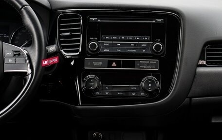 Mitsubishi Outlander III рестайлинг 3, 2019 год, 2 150 000 рублей, 12 фотография