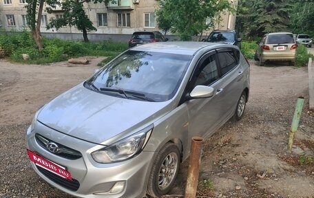 Hyundai Solaris II рестайлинг, 2011 год, 500 000 рублей, 6 фотография