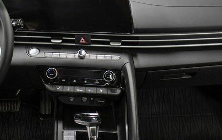 Hyundai Elantra, 2023 год, 2 198 000 рублей, 13 фотография