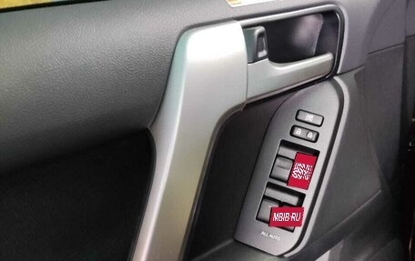 Toyota Land Cruiser Prado 150 рестайлинг 2, 2021 год, 8 700 000 рублей, 3 фотография
