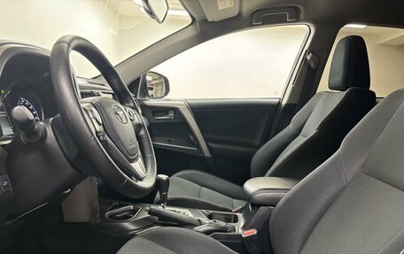Toyota RAV4, 2018 год, 2 875 000 рублей, 11 фотография